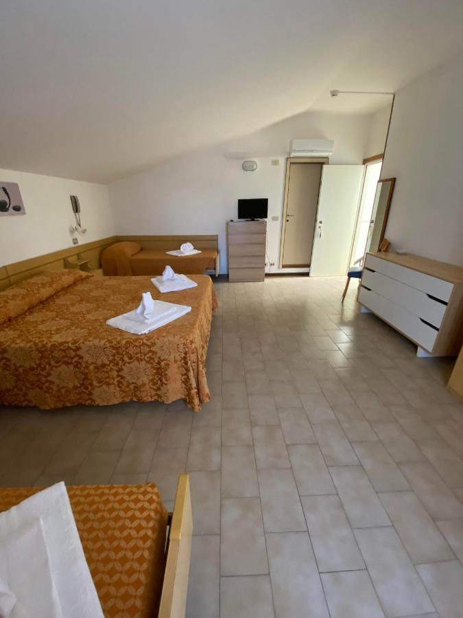 Hotel Granada Каттоліка Екстер'єр фото
