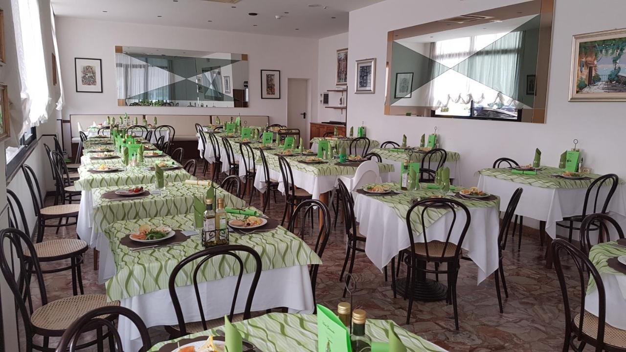 Hotel Granada Каттоліка Екстер'єр фото
