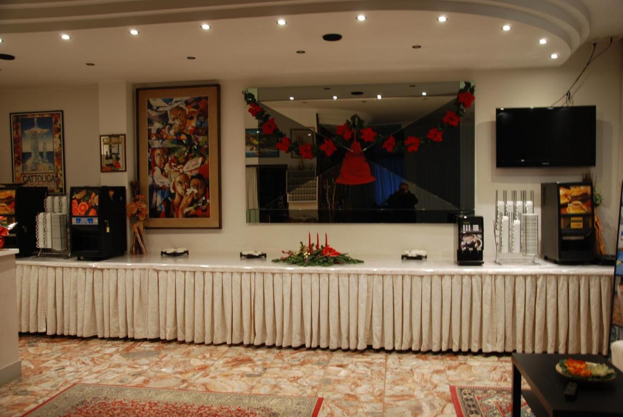 Hotel Granada Каттоліка Екстер'єр фото