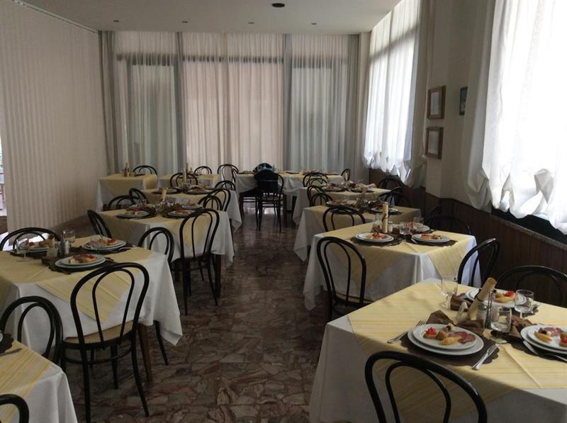 Hotel Granada Каттоліка Екстер'єр фото